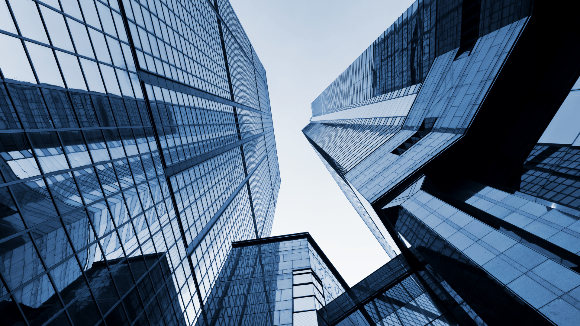 Photo de gratte-ciels modernes vus du sol