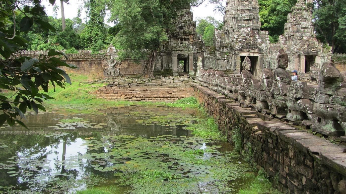Les douves d’Angkor au Cambodge
