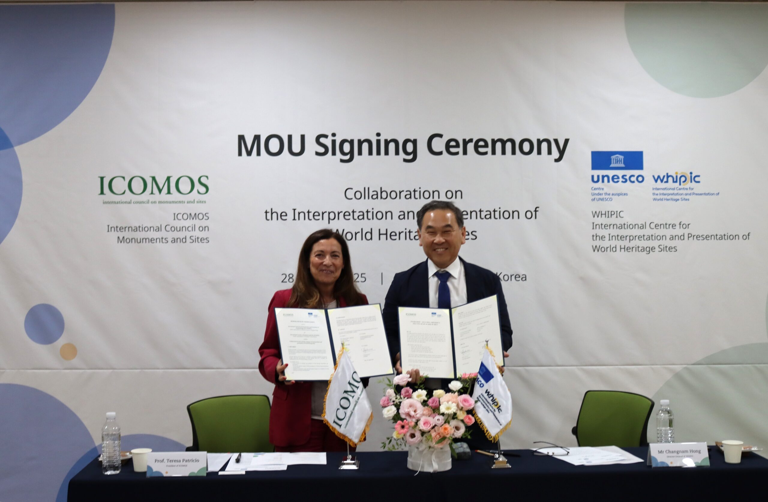 ICOMOS President Teresa Patrício and WHIPIC Director General 
