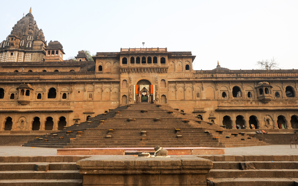 Photo of the Temple palace of Maheshwar, India